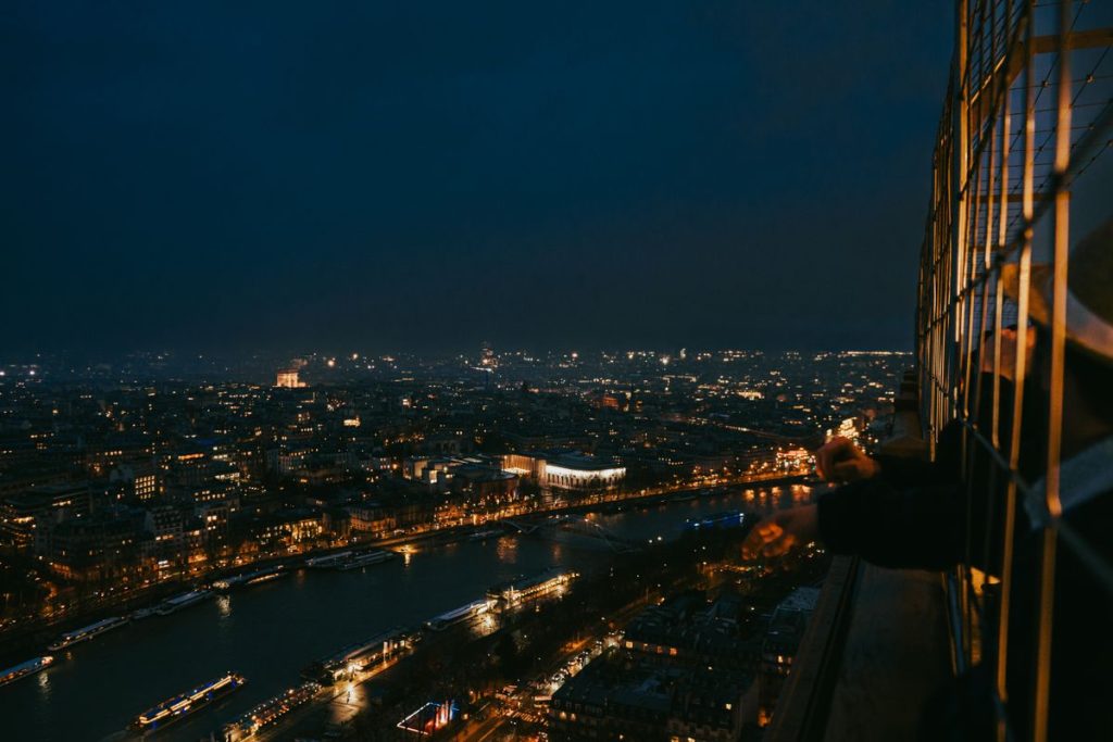 Rooftops à Paris : où boire avec vue ?